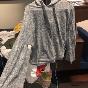 heather gray sweatshirt/pullover w cute sleeves